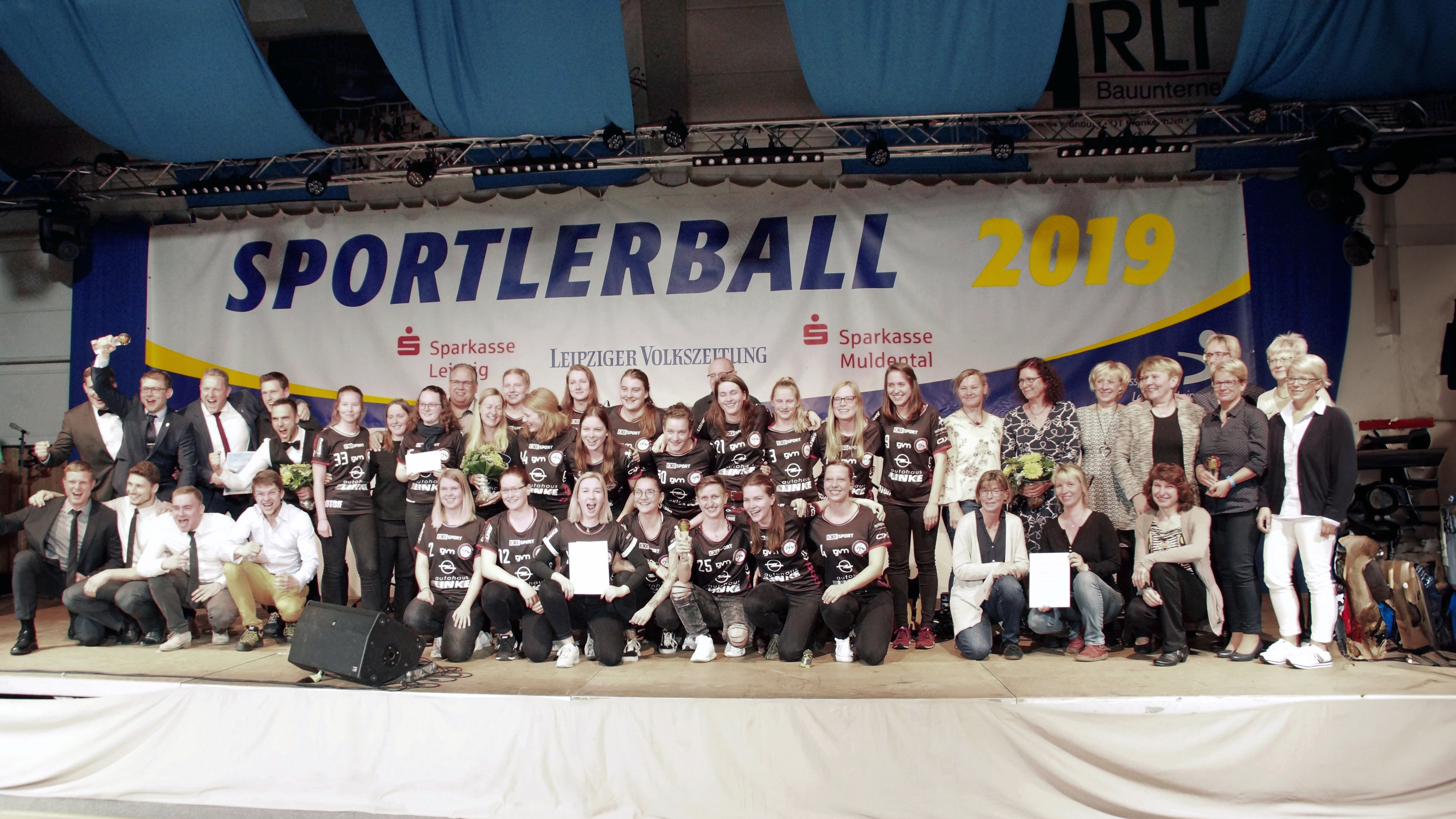 Abschlussfoto mit allen bei Sportlerball