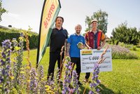 Guido Hannich, Leiter Kommunikation der Sächsische Lotto-GmbH, Kevin Klein vom NABU Leipzig und Tierpfleger Jörg Gräser (v. l. n. r.)