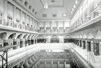 Herrenschwimmhalle