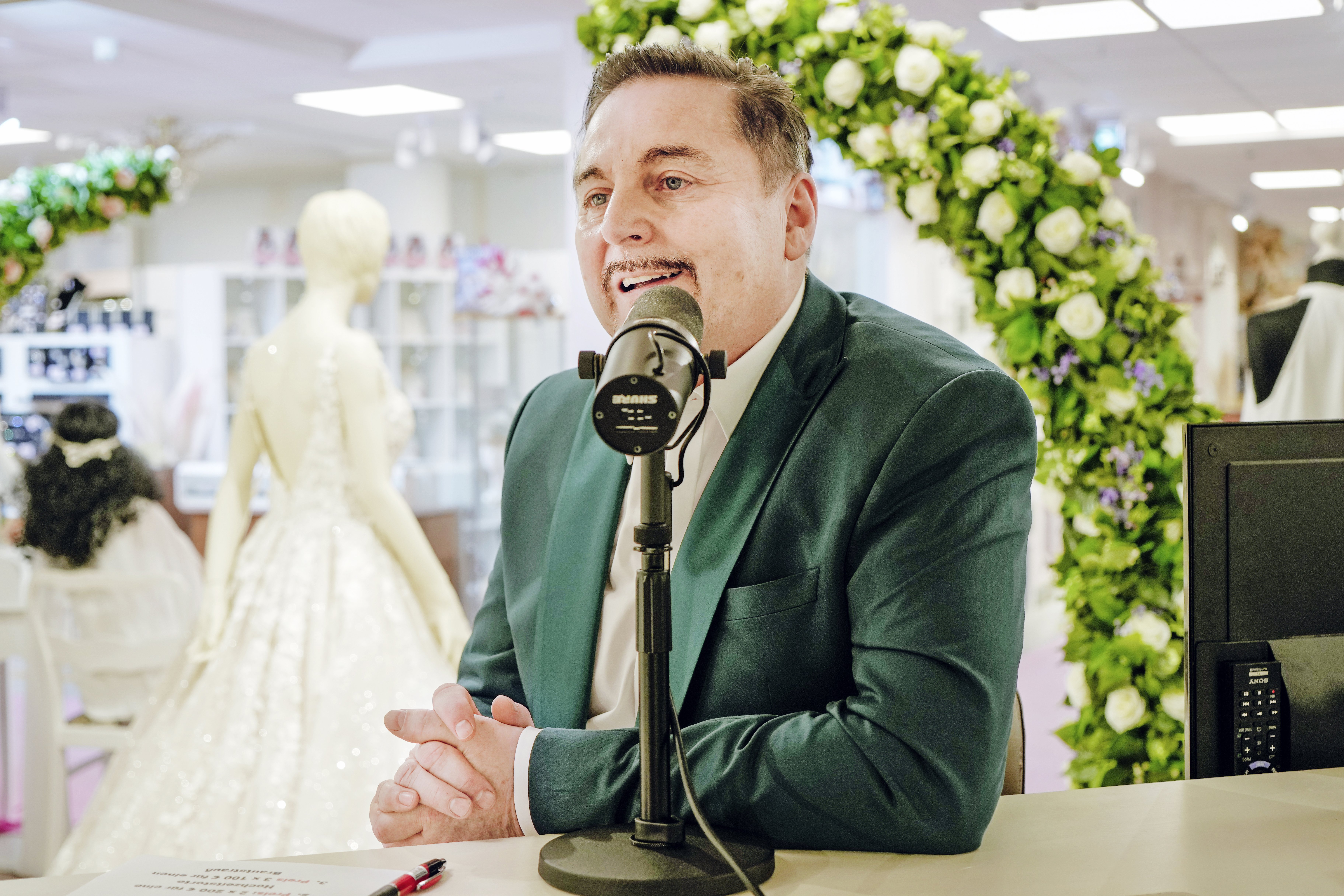 Brautmoden-Designer Uwe Herrmann