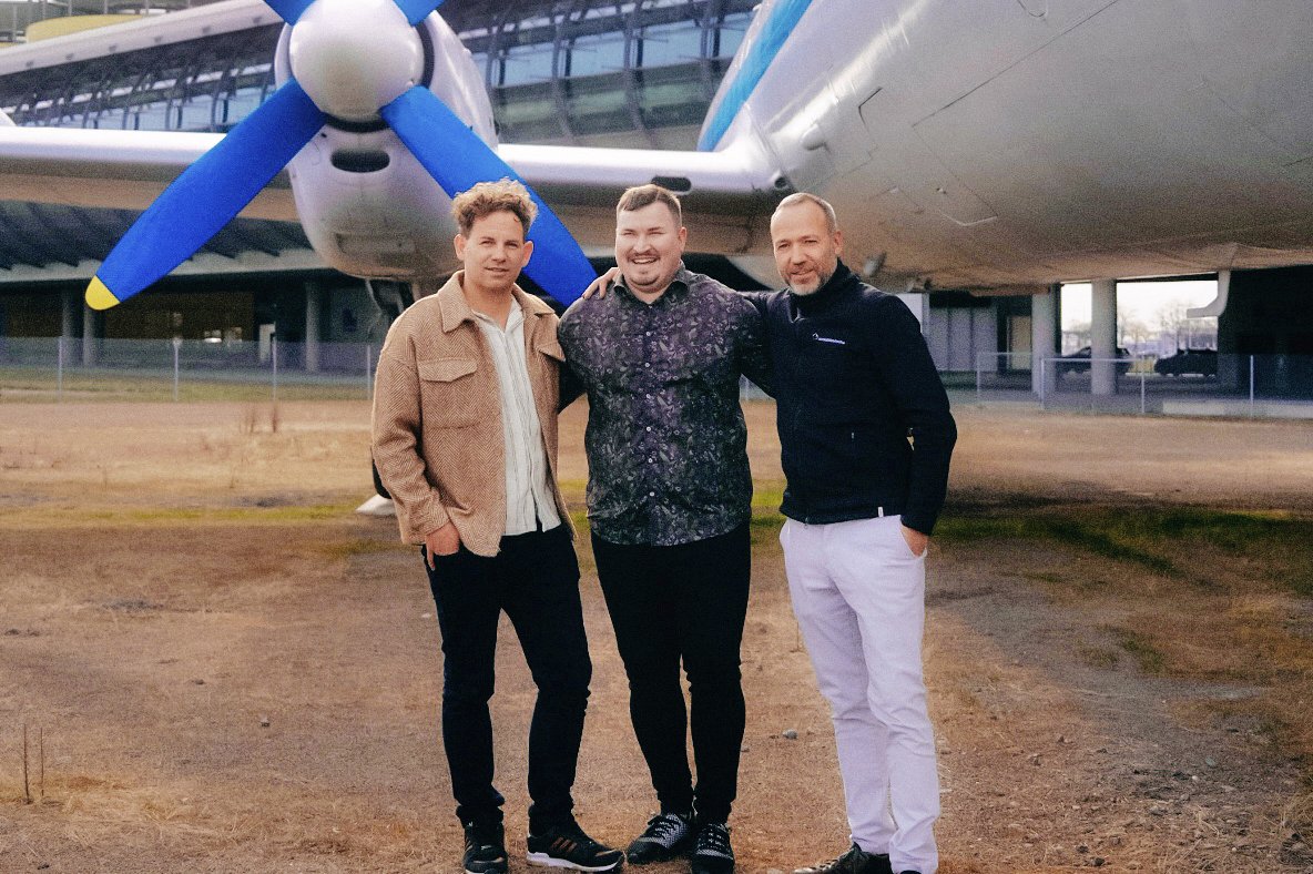 Trio mit Party-Vision