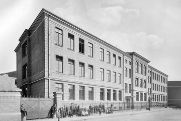 Alte Handelsschule um 1910