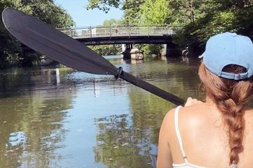 Mit dem Green Kayak paddeln, Natur genießen und dabei Müll sammeln