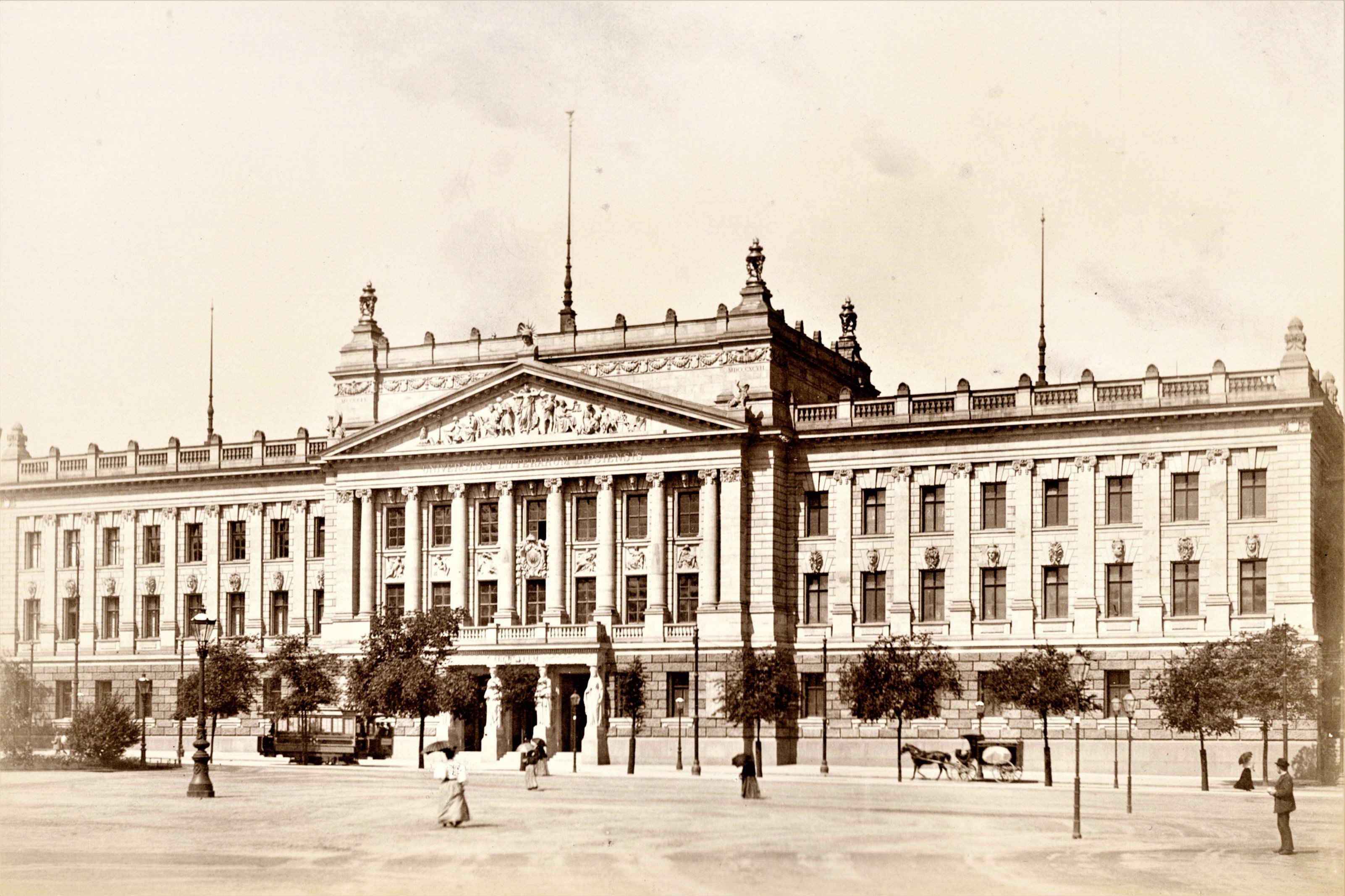 Fassade des Augusteums