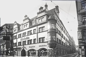 Das Fürstenhaus in der Grimmaischen Straße um 1905