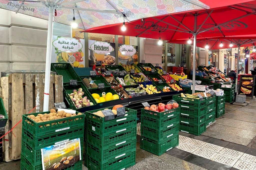 Die Auslage im Misch Misch ist bunt und einladend