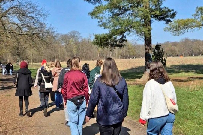 Beim Walk & Talk können neue Verbindungen entstehen