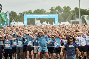 Aufwärmübungen beim Firmenlauf 2024