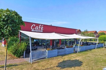Auf der Terrasse des Haveli gibt es zahlreiche Sitzplätze