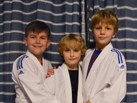Gerry, Moritz und Franz (v.l.) powern sich beim Judo aus