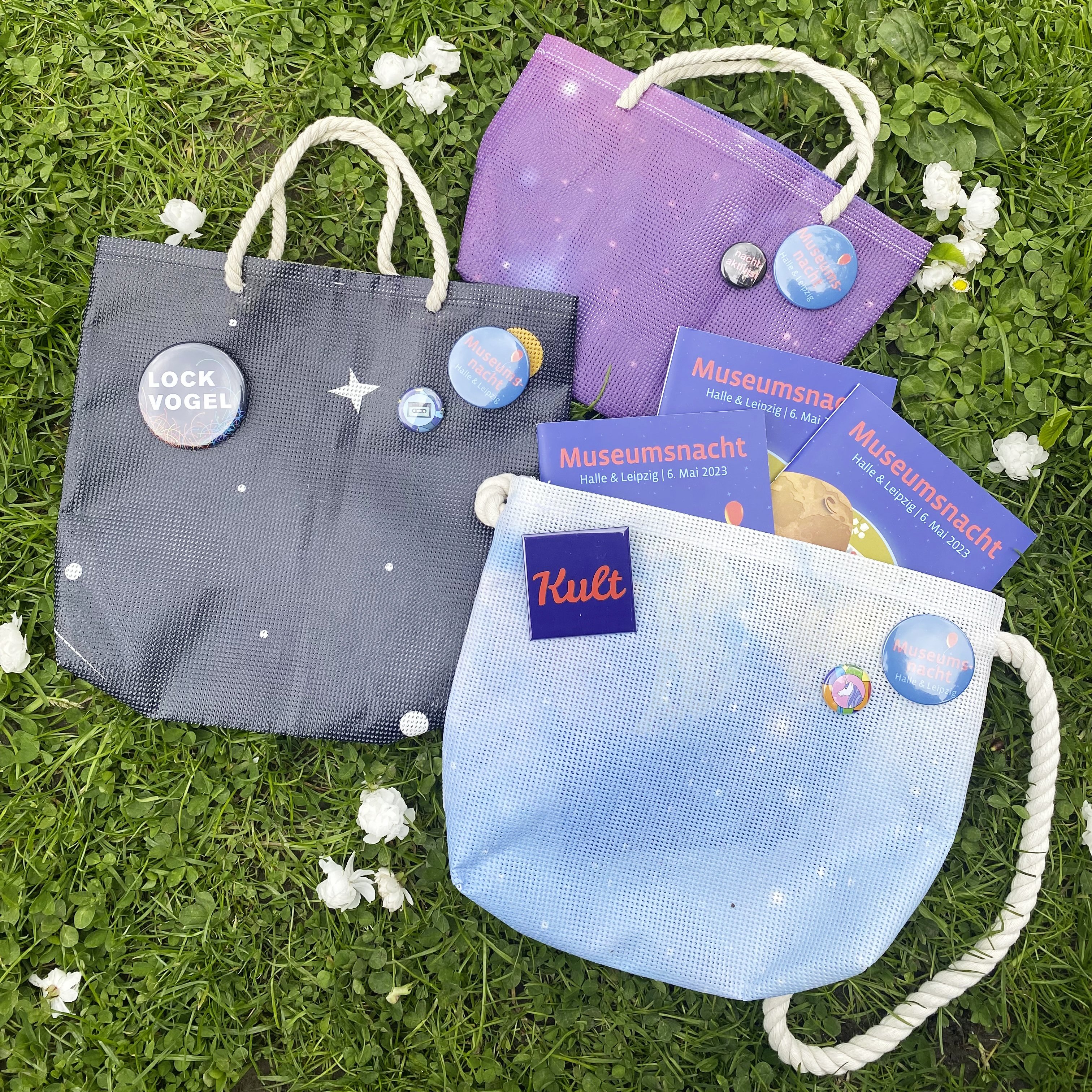 zusehen mehrere Taschen 