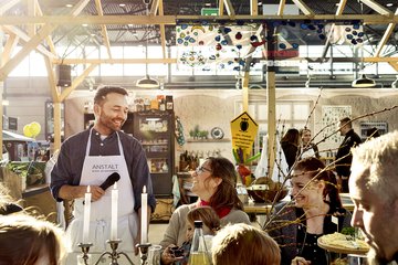 Regionale Zutaten und Gespräche über Ernährung an der „SLOW + SÄCHSISCH Landhausküche“