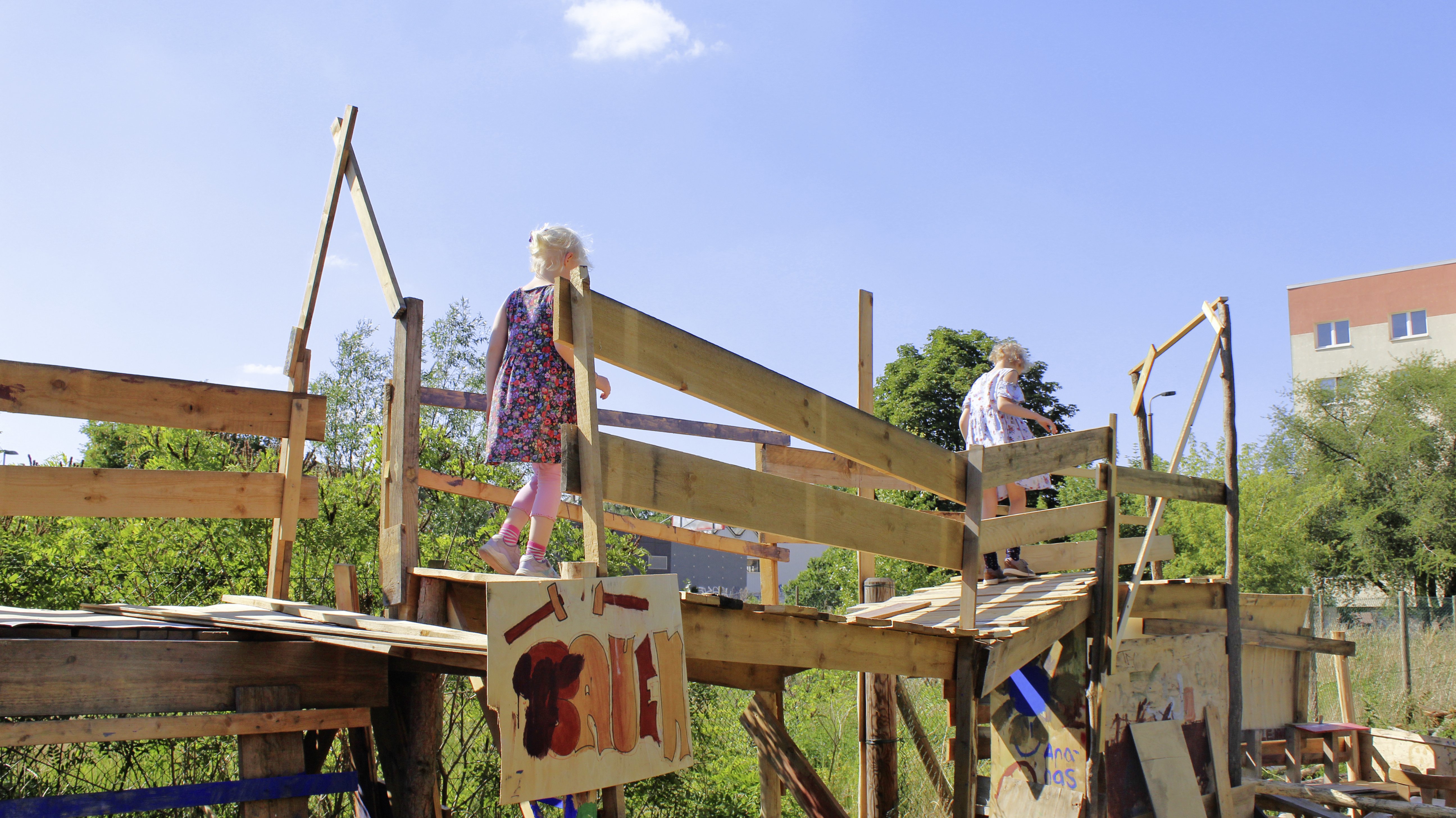 zusehen. ein Spielplatz 