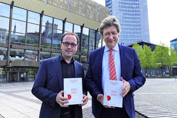 Tobias Niederschlag (links) und Gewandhauschef Prof. Andreas Schulz
