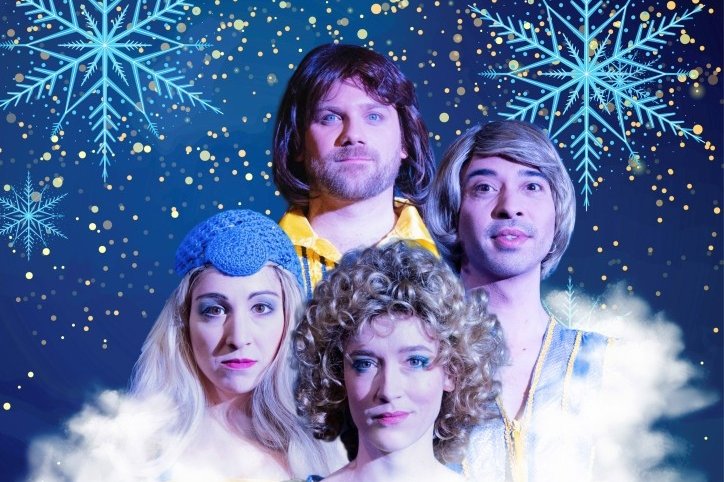 Mitreißende Weihnachtskomödie im Kammertheater Leipzig: „ABBA – Weihnachten im Bällebad“