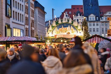 Auf der 90-minütigen Weihnachtsmarkt-Tour der Stadtevents gibt es einiges zu erfahren und zu probieren