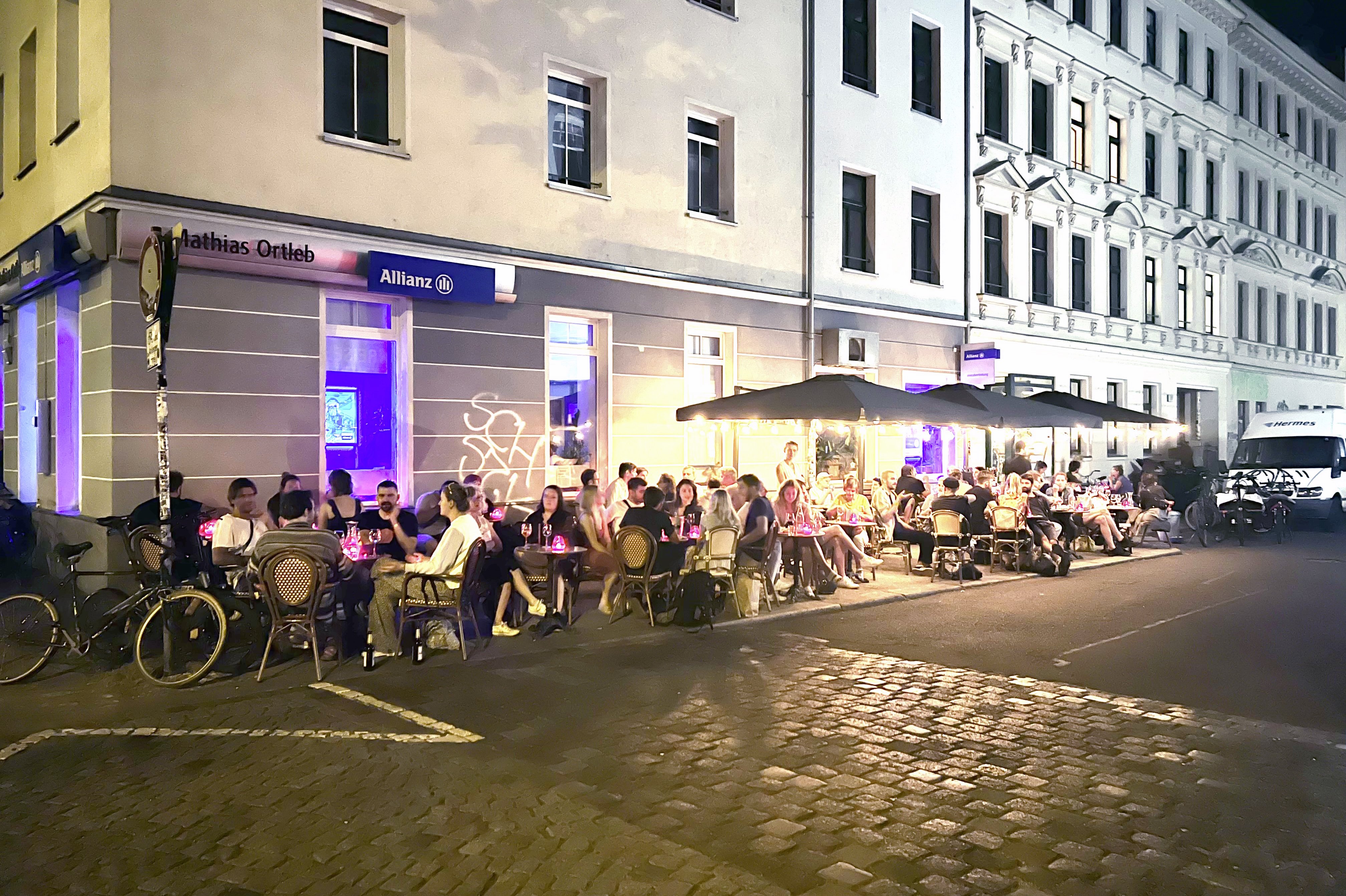Freisitz vor Le Petit Franz