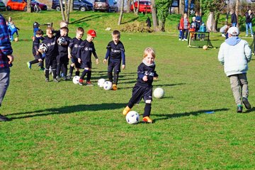 Nachwuchsspieler der SG Räpitz e. V. beim Training auf dem Vereinsgelände