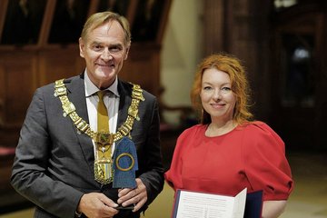 Im vergangenen Jahr ging der Louise-Otto- Peters-Preis an Simone Schwarz