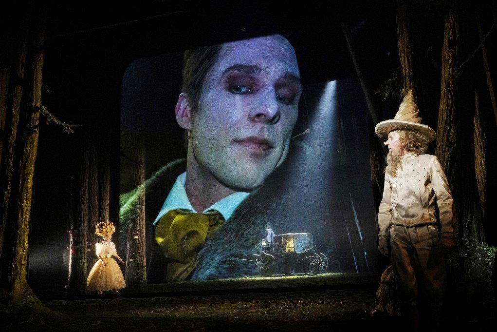 „Das kalte Herz“ beeindruckt am Schauspiel mit dem Bühnenbild von Etienne Pluss
