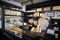 Sauerteigflüsterer und Tortenqueen: Thomas und Sarina versorgen Gohlis mit feinem Bio-Gebäck