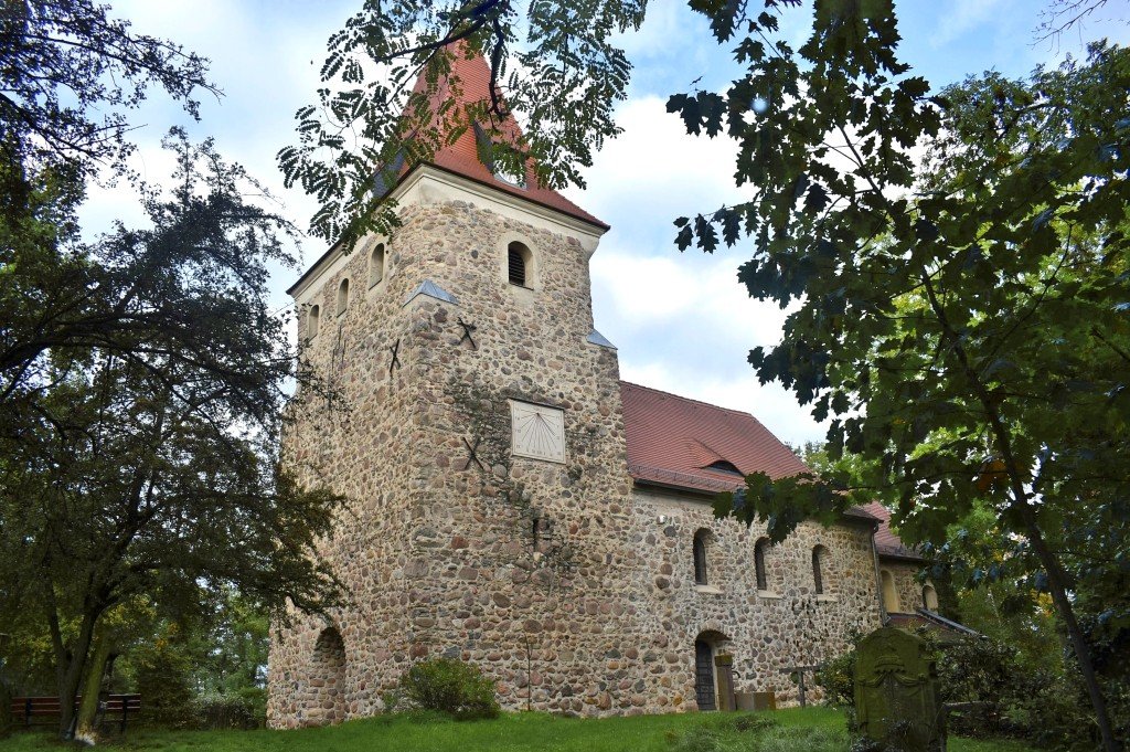 Heute ist die Kirche ein beliebtes Reiseziel entlang des Parthe-Mulde- Radwegs. Von ihrem Hügel aus bietet sich ein weiter Blick über Leipzigs Nordosten. Im Frühjahr und Herbst, wenn die Bäume rund um die Kirche weniger dicht belaubt sind, ist der Ausblick besonders reizvoll.