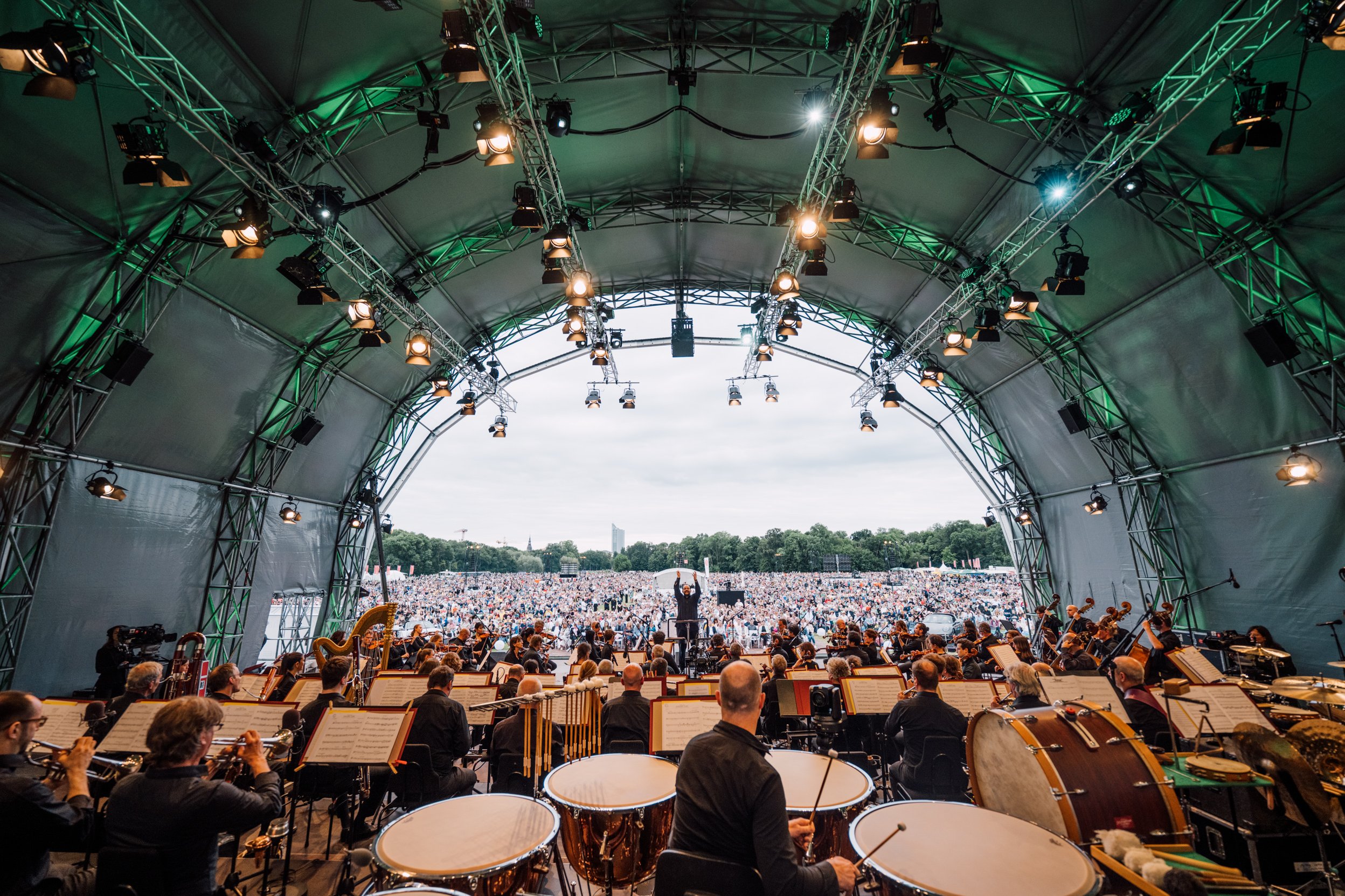 Das Gewandhaus- Orchester begeistert jährlich zehntau- sende Menschen