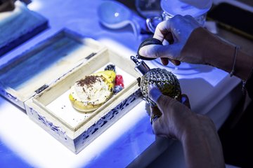 Essbare Kunst, farbenfroh präsentiert bei der neuen Dinnershow im Syndeo