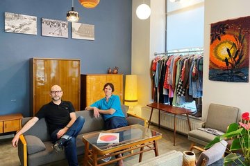 Anja Kösler und Sascha Lange verbindet die Leidenschaft für Bücher und Möbel