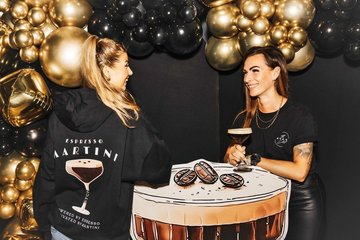 Ob Croptops, Shirts oder Pullis - The B!tch Club hat allerlei im Angebot