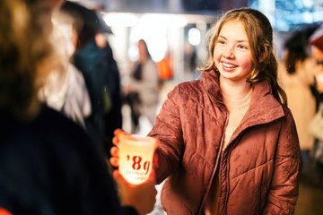 Mit vielen Kerzen erinnert das Lichtfest an die Friedliche Revolution von 1989