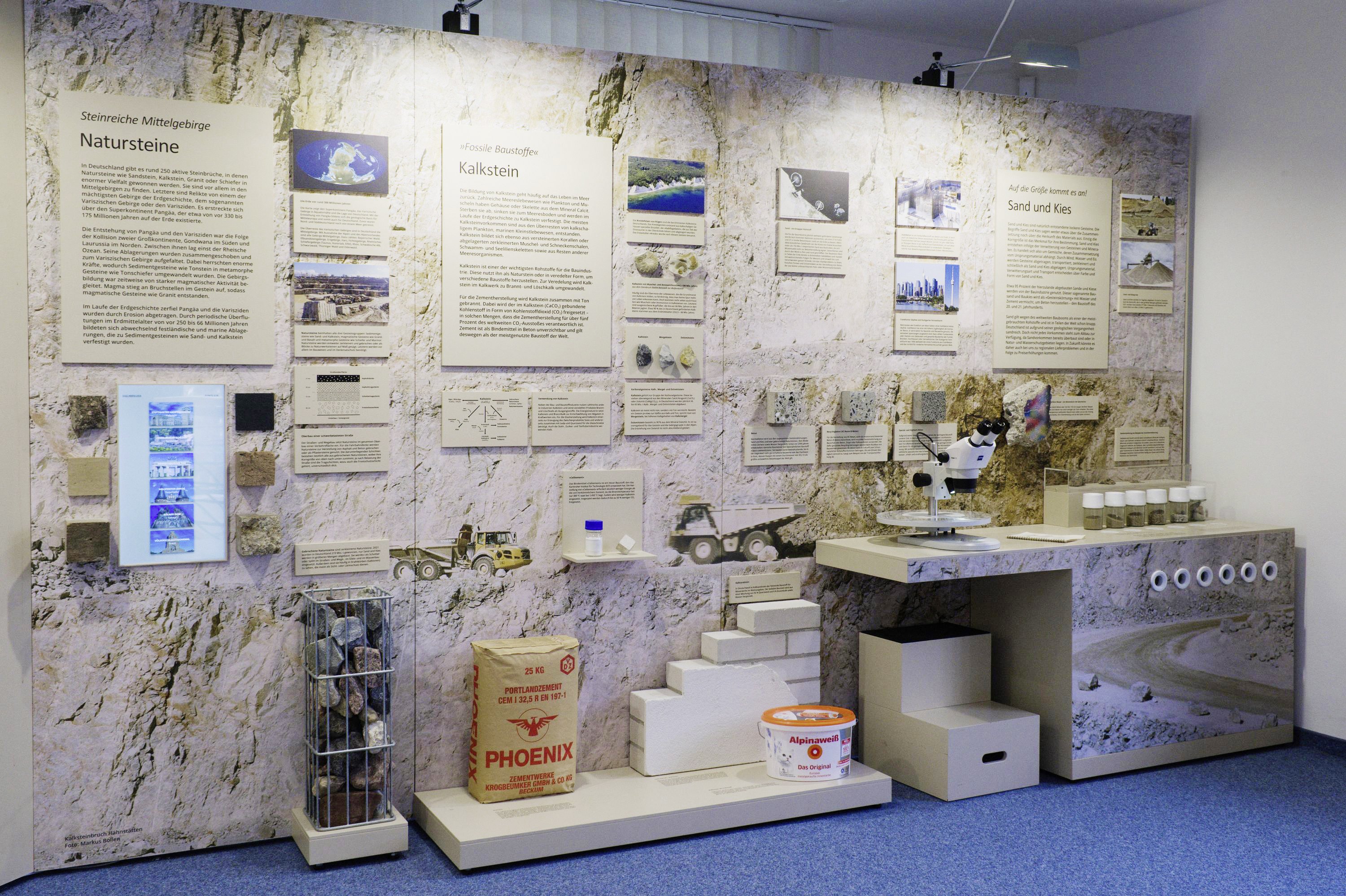 Gestein im Fokus: Blick in die Ausstellung