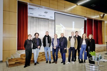Das Schauspiel-Team stellt die Ag(o)ra-Spielstätte vor