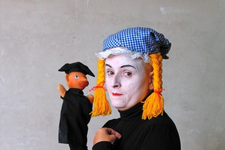 Faust mal anders: Bridge Markland verbindet Klassiker, Musik und Puppenspiel