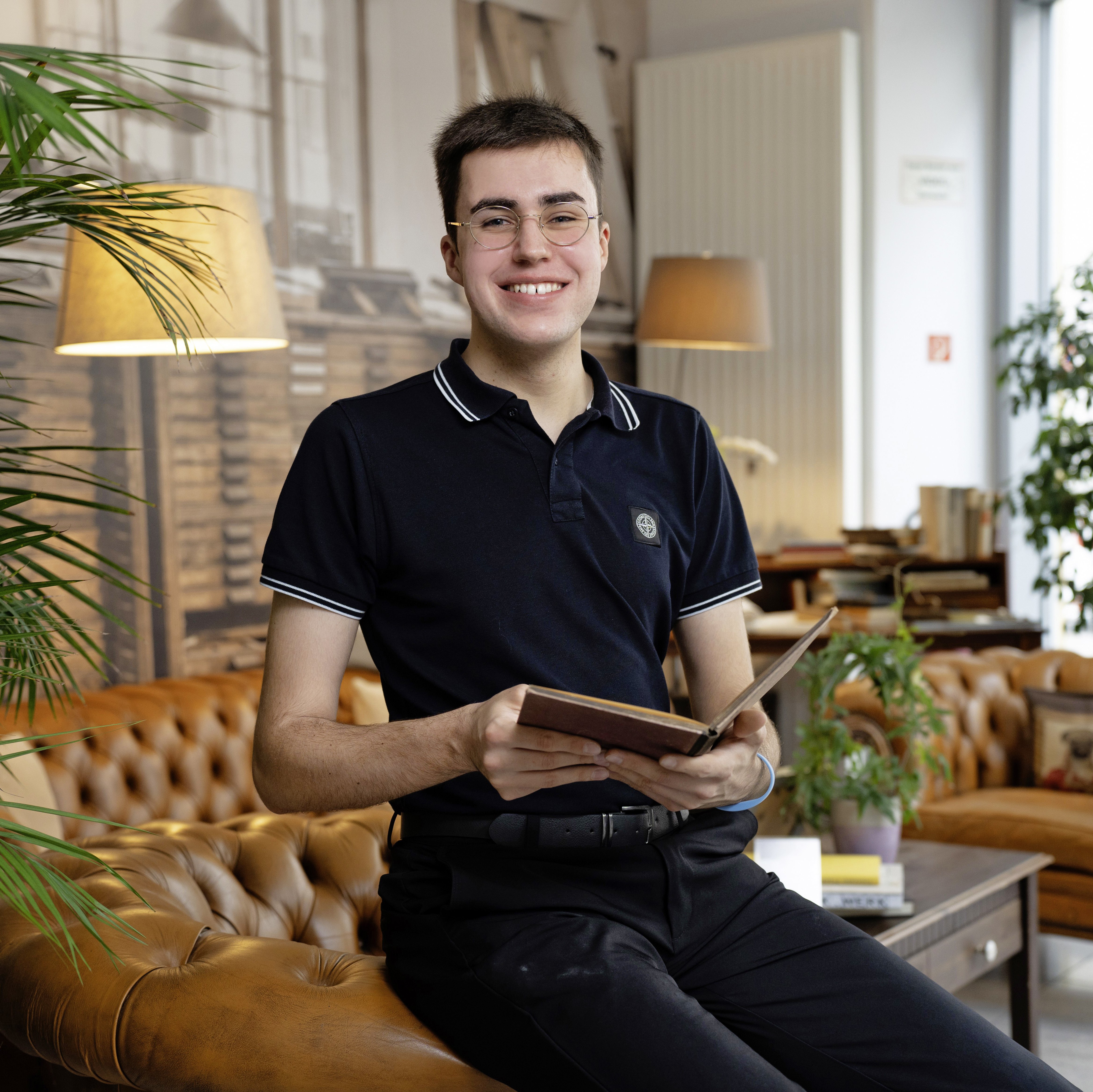 Chris Seydel, Book Hotel