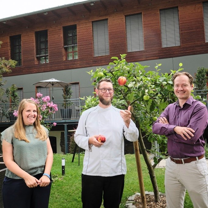 Juliane Scheibner, zuständig für Marketing und CSR, Küchenchef Florian Joppich und F&B-Manager Patrick Schellenberger arbeiten Hand in Hand