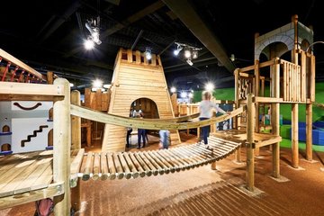 Klettern, toben und entdecken: In der Indoor-Spielwelt „Noviland“ können Kinder sich ausprobieren