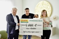 Thomas Kundt (M.) mit Hospizleiterin Julia Bodendieck und Sachsenlotto- Geschäftsführer Frank Schwarz
