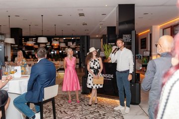 Franziska (Mitte) inszeniert Mode als Bühne – mit Künstlern, Looks und Leidenschaft