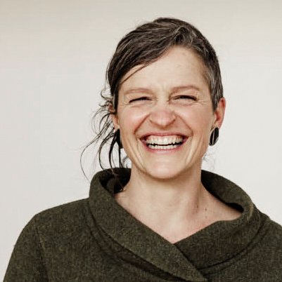 zusehen einen Portrait von Nina Wehling 