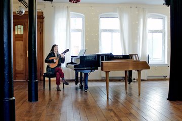 In der Kleinen Musikschule Lindenau wird Folkmusik zum Leben erweckt