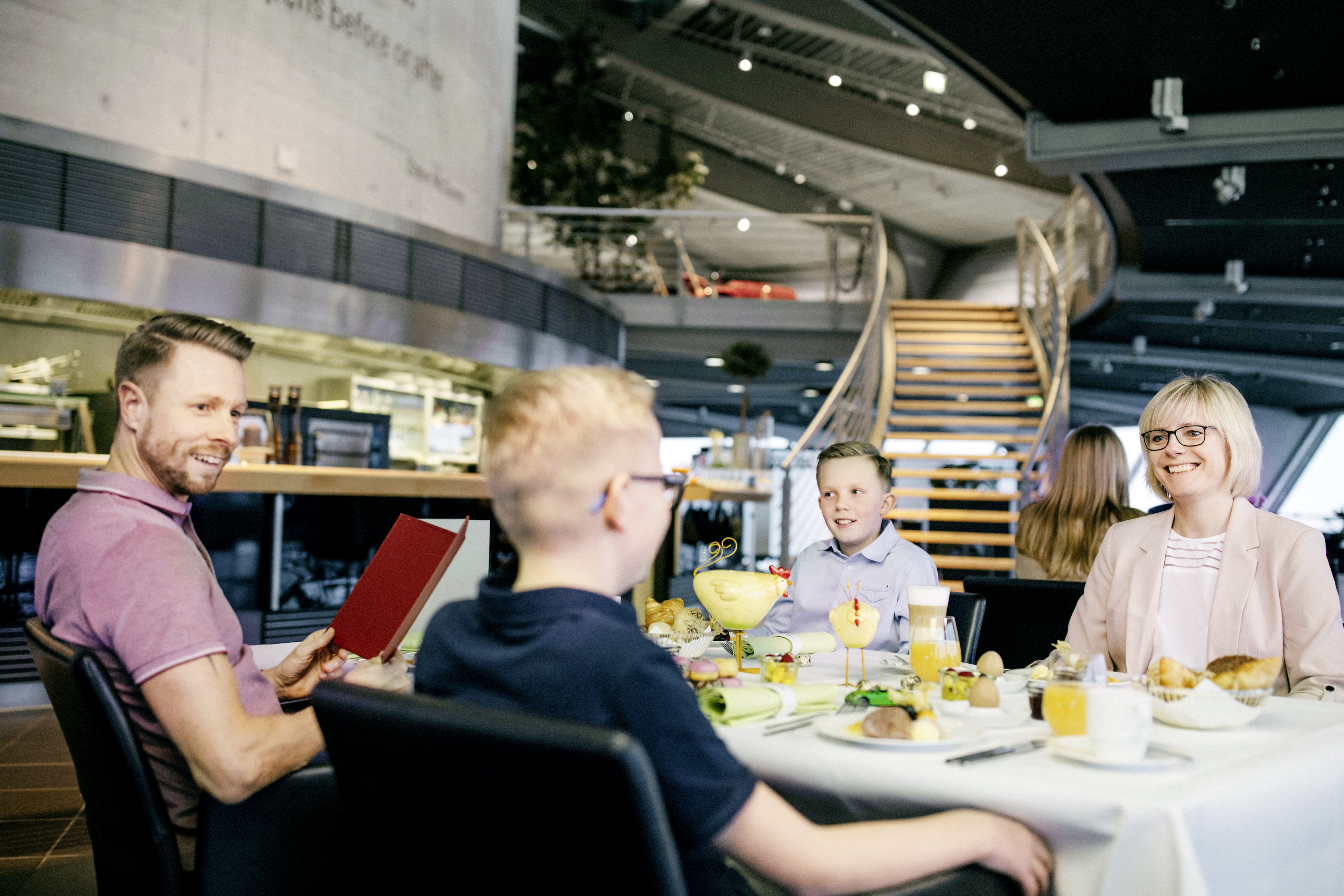 „Gourmet-Special: Osterbrunch“ im Porsche Experience Center