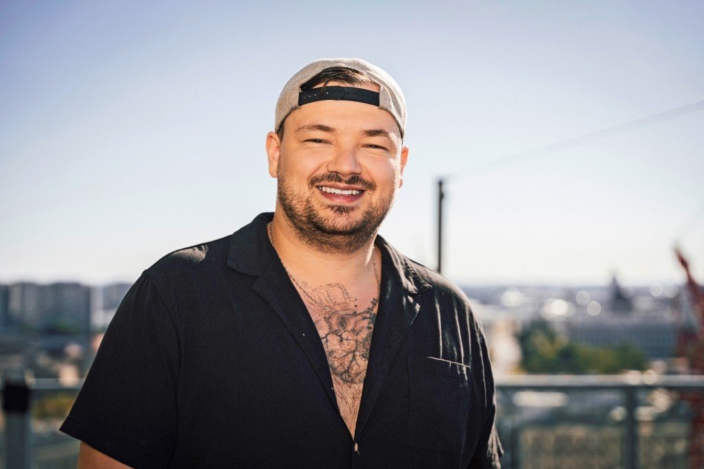 Georg Stengel ist stolz auf den Osten und singt davon auf seinem Album „ISSO“.