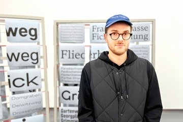 Typografie-Professor Ondřej Báchor unterrichtet Type- Design an der HGB