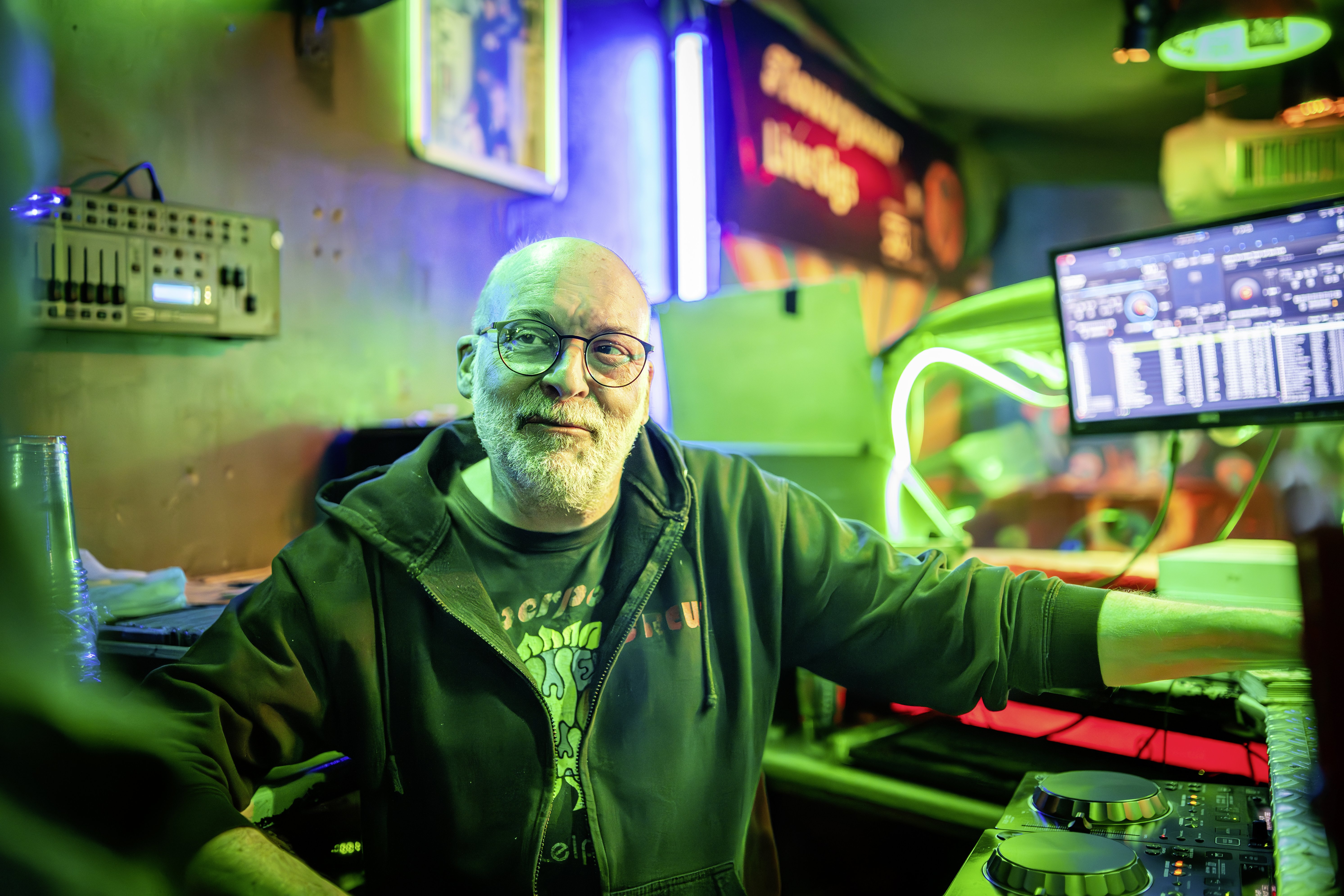 Seit 20 Jahren legt Jeannot als DJ im Flower Power auf und ist eine feste Größe in der Kneipe