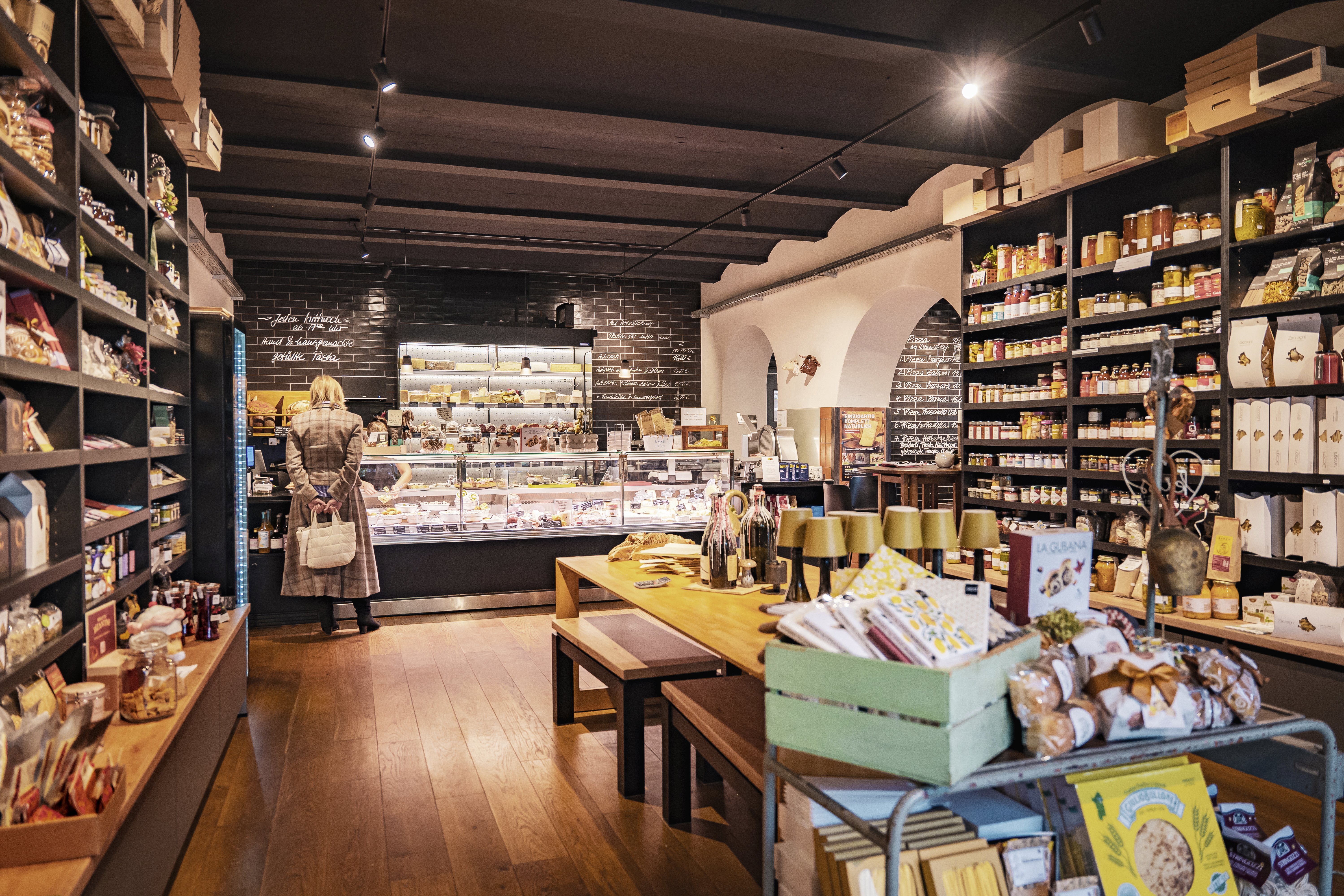 In der Salumeria findet man auch viele Geschenke für Genießer