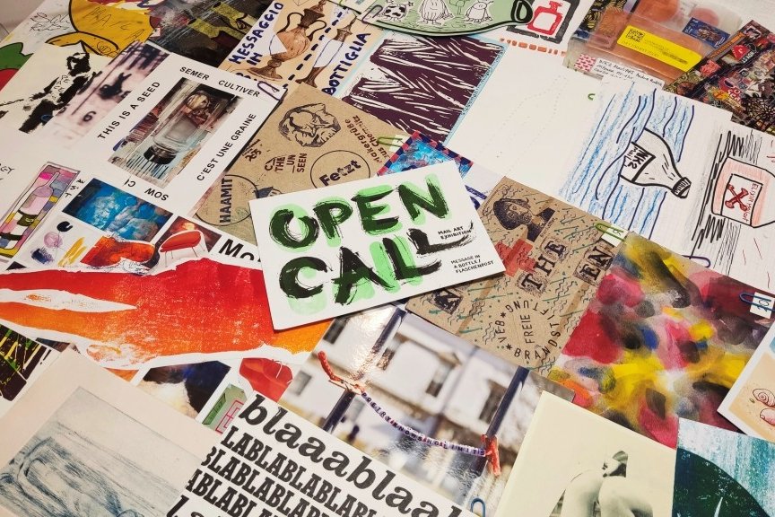Werke aus aller Welt – das MailArt-Projekt im Werk 2 versammelt über 200 Beiträge