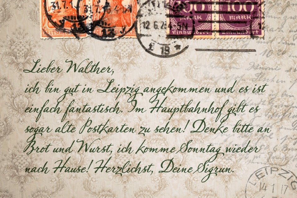 Postkarten, Motive und Texte mit Geschichte sind in der Ausstellung zu sehen