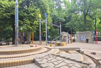 Der Wasserspielplatz am Rennbahnweg lädt besonders an heißen Tagen ein