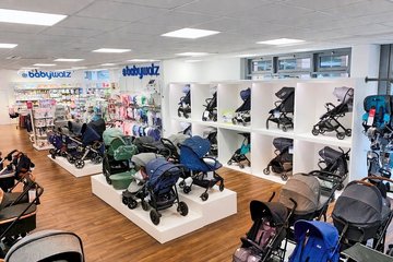 baby-walz bietet eine große Auswahl an Kinderwagen im Verkaufsraum
